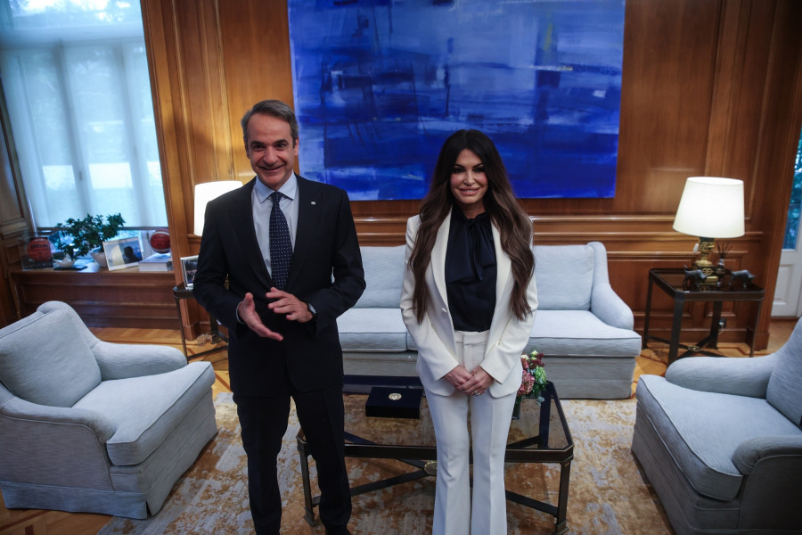 Kimberly Guilfoyle; ambassador; US; USA; meeting; Greece; Greek; prime minister; Kyriakos Mitsotakis; Κυριάκος Μητσοτάκης; Μέγαρο Μαξίμου; Αθήνα; συνάντηση; πρέσβειρα; πρέσβη; Αμερικανή; Κίμπερλι Γκίλφοϊλ;