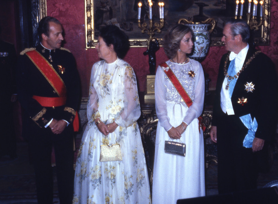 ΧΟΥΑΝ ΚΑΡΛΟΣ