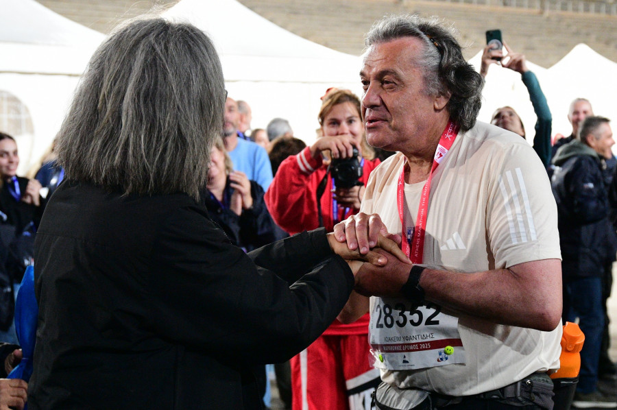Αυθεντικός Μαραθώνιος της Αθήνας: Τερματισμός του τελευταίου δρομέα, Ιωακείμ Υφαντίδη.