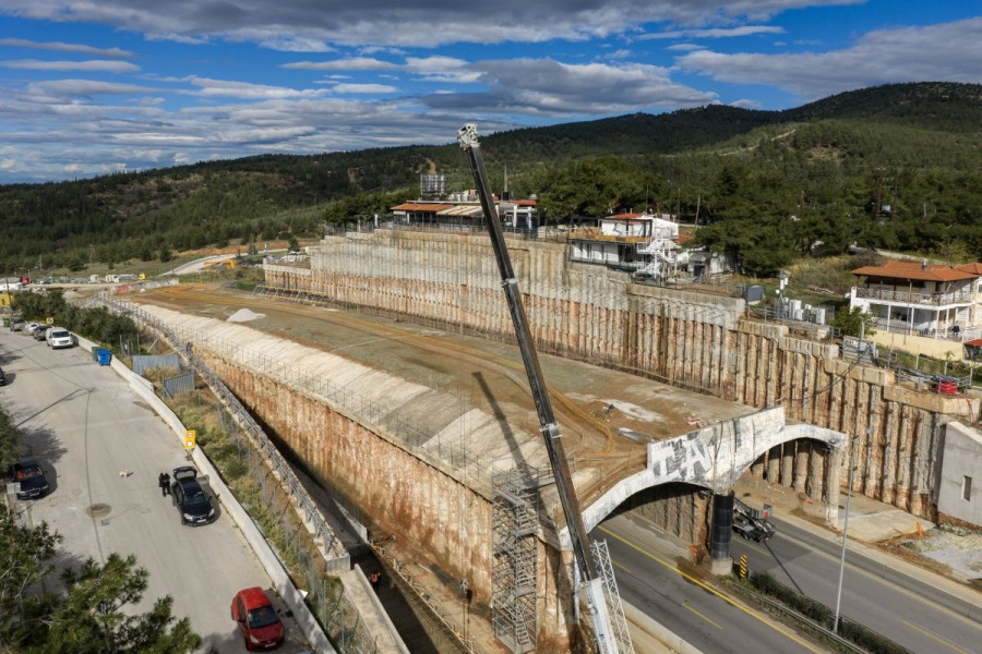 [381958] ΑΕΡΟΦΩΤΟΓΡΑΦΙΕΣ ΑΠΟ ΤΗΝ ΚΑΤΑΣΚΕΥΗ ΤΟΥ ΕΝΑΕΡΙΟΥ ΑΥΤΟΚΙΝHTOΔΡΟΜΟΥ (FLYOVER) ΣΤΗΝ ΘΕΣΣΑΛΟΝΙΚΗ.(ΜΟΤΙΟΝΤΕΑΜ/ΒΕΡΒΕΡΙΔΗΣ ΒΑΣΙΛΗΣ)