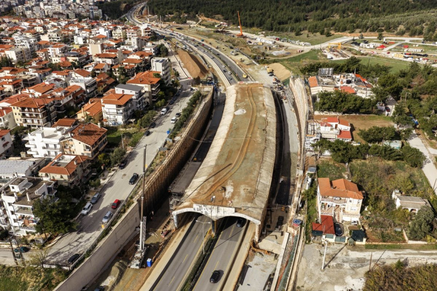 [381958] ΑΕΡΟΦΩΤΟΓΡΑΦΙΕΣ ΑΠΟ ΤΗΝ ΚΑΤΑΣΚΕΥΗ ΤΟΥ ΕΝΑΕΡΙΟΥ ΑΥΤΟΚΙΝHTOΔΡΟΜΟΥ (FLYOVER) ΣΤΗΝ ΘΕΣΣΑΛΟΝΙΚΗ.(ΜΟΤΙΟΝΤΕΑΜ/ΒΕΡΒΕΡΙΔΗΣ ΒΑΣΙΛΗΣ)