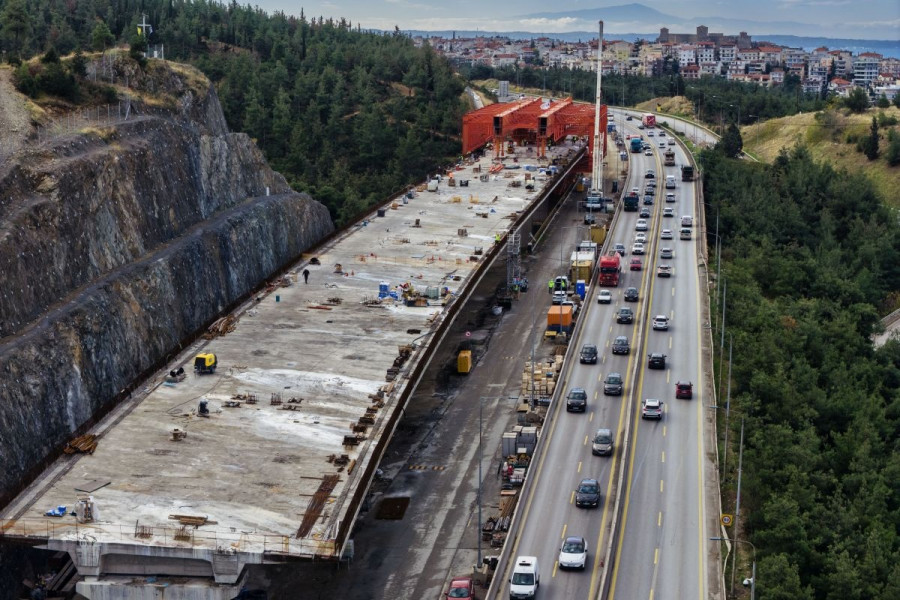 [381958] ΑΕΡΟΦΩΤΟΓΡΑΦΙΕΣ ΑΠΟ ΤΗΝ ΚΑΤΑΣΚΕΥΗ ΤΟΥ ΕΝΑΕΡΙΟΥ ΑΥΤΟΚΙΝHTOΔΡΟΜΟΥ (FLYOVER) ΣΤΗΝ ΘΕΣΣΑΛΟΝΙΚΗ.(ΜΟΤΙΟΝΤΕΑΜ/ΒΕΡΒΕΡΙΔΗΣ ΒΑΣΙΛΗΣ)