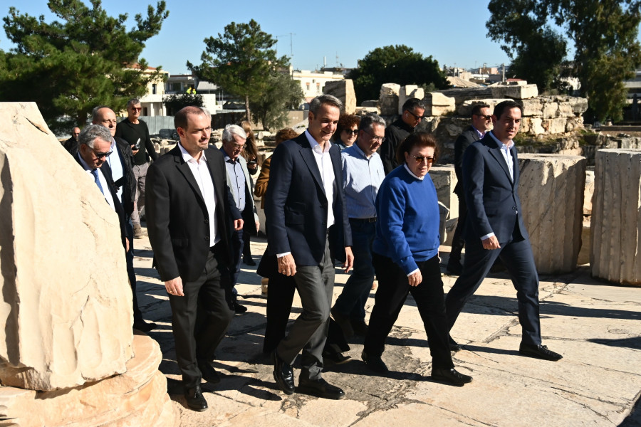 [382000] ΕΠΙΣΚΕΨΗ ΤΟΥ ΠΡΩΘΥΠΟΥΡΓΟΥ ΚΥΡΙΑΚΟΥ ΜΗΤΣΟΤΑΚΗ ΣΤΗΝ ΕΛΕΥΣΙΝΑ (ΚΩΣΤΑΣ ΤΖΟΥΜΑΣ/EUROKINISSI)