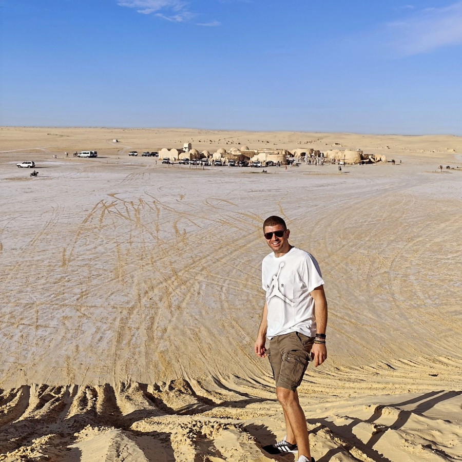 Μπορεί να είναι εικόνα 1 άτομο