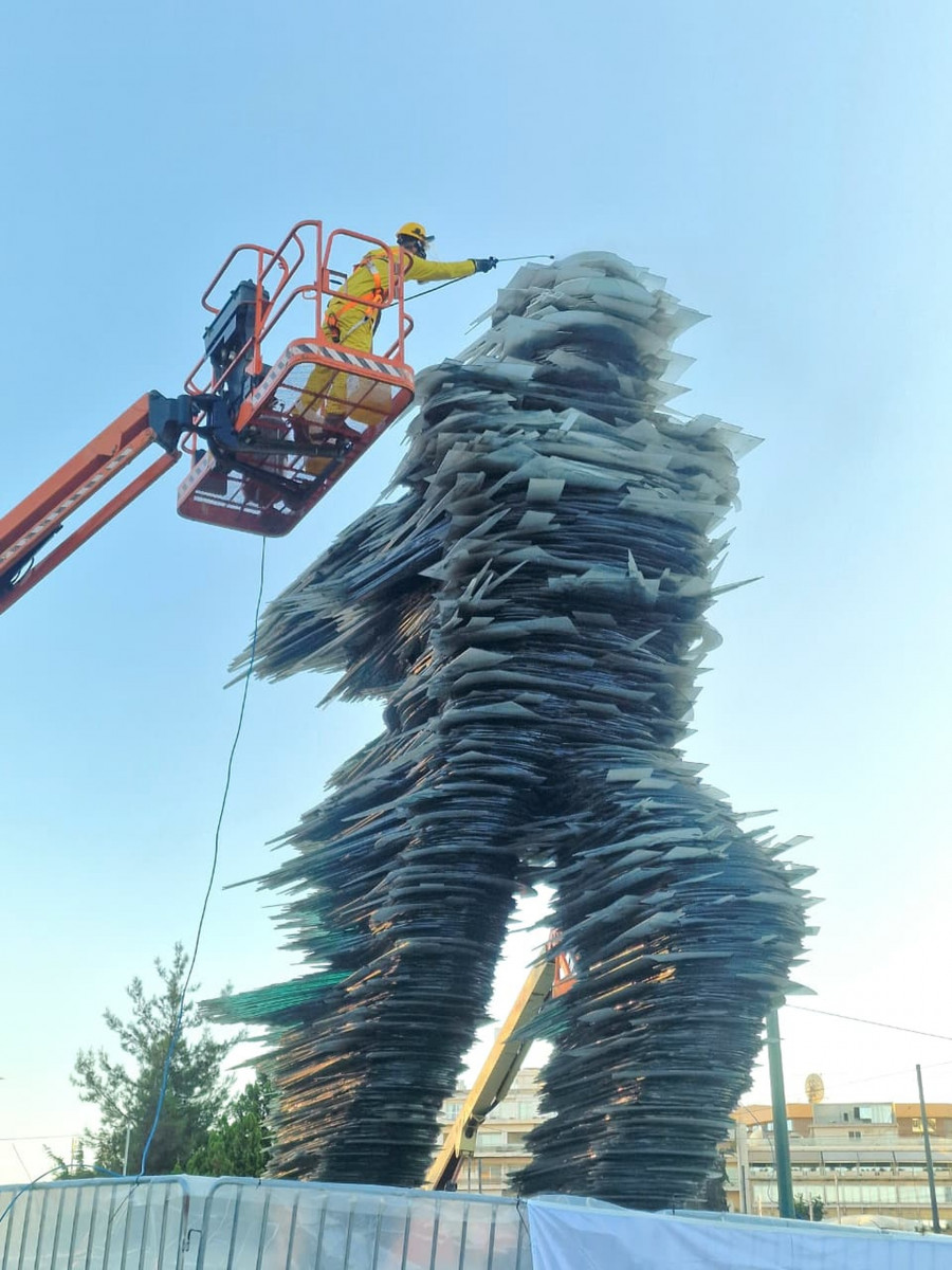 Προγραμματισμένος καθαρισμός του γλυπτού «Δρομέας» από τον Δήμο Αθηναίων.