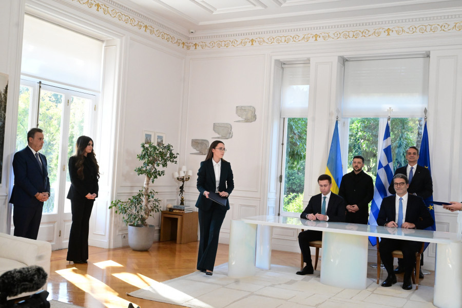 [382084] ΣΥΝΑΝΤΗΣΗ ΤΟΥ ΠΡΩΘΥΠΟΥΡΓΟΥ ΚΥΡΙΑΚΟΥ ΜΗΤΣΟΤΑΚΗ ΜΕ ΤΟΝ ΠΡΟΕΔΡΟ ΤΗΣ ΟΥΚΡΑΝΙΑΣ VOLODYMYR ZELENSKYY (ΤΑΤΙΑΝΑ ΜΠΟΛΑΡΗ/EUROKINISSI)