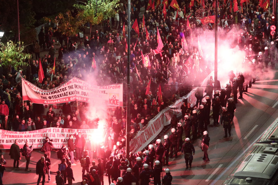 ΠΟΡΕΙΑ ΓΙΑ ΤΗΝ 52η ΕΠΕΤΕΙΟ ΑΠΟ ΤΗΝ ΕΞΕΓΕΡΣΗ ΤΟΥ ΠΟΛΥΤΕΧΝΕΙΟΥ