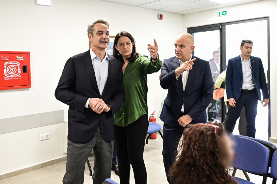 ΕΠΙΣΚΕΨΗ ΤΟΥ ΠΡΩΘΥΠΟΥΡΓΟΥ ΚΥΡΙΑΚΟΥ ΜΗΤΣΟΤΑΚΗ ΣΤΑ ΚΕΠΑ ΠΑΛΑΙΟΥ ΦΑΛΗΡΟΥ (ΜΙΧΑΛΗΣ ΚΑΡΑΓΙΑΝΝΗΣ/EUROKINISSI)