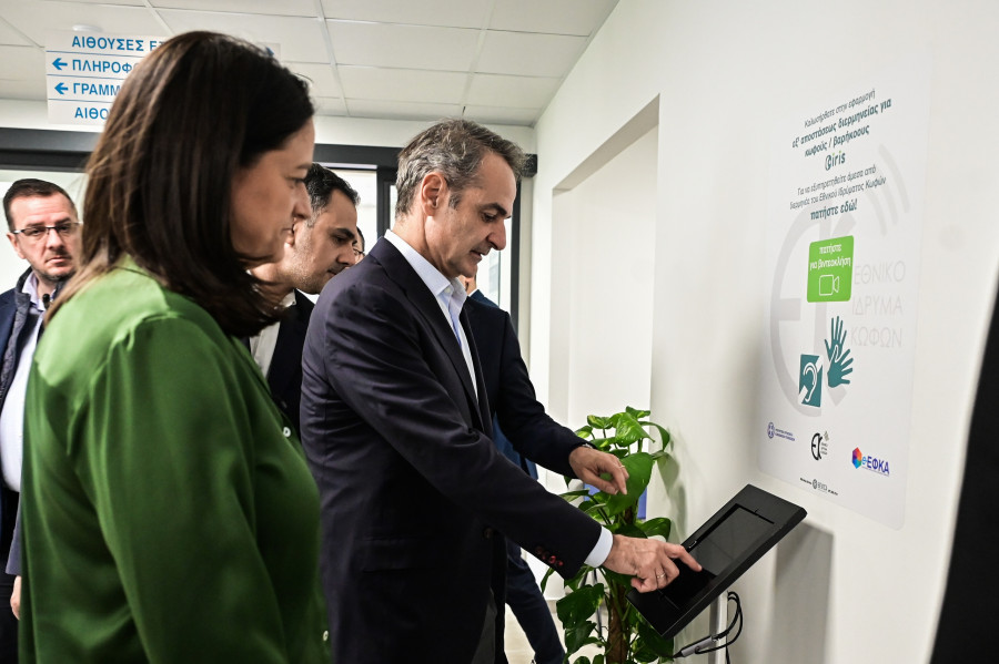 ΕΠΙΣΚΕΨΗ ΤΟΥ ΠΡΩΘΥΠΟΥΡΓΟΥ ΚΥΡΙΑΚΟΥ ΜΗΤΣΟΤΑΚΗ ΣΤΑ ΚΕΠΑ ΠΑΛΑΙΟΥ ΦΑΛΗΡΟΥ (ΜΙΧΑΛΗΣ ΚΑΡΑΓΙΑΝΝΗΣ/EUROKINISSI)