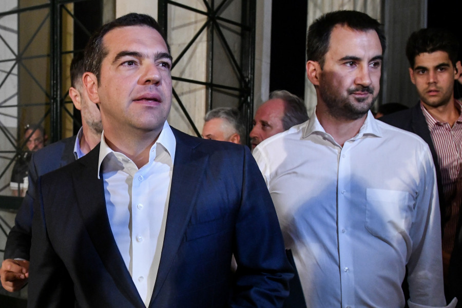 Ο Αλέξης Τσίπρας με τον Αλέξη Χαρίτση.