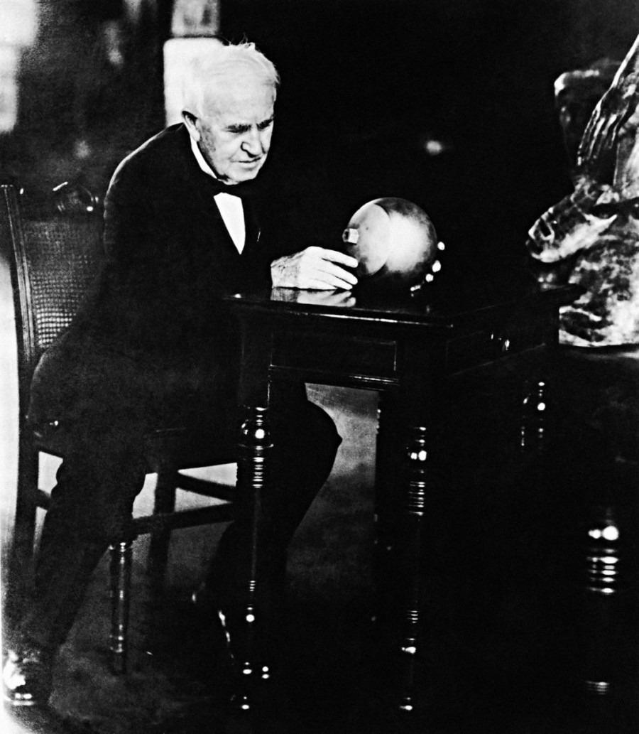 thomas-a-edison-9-1920x2204-1-1068x1226.jpg