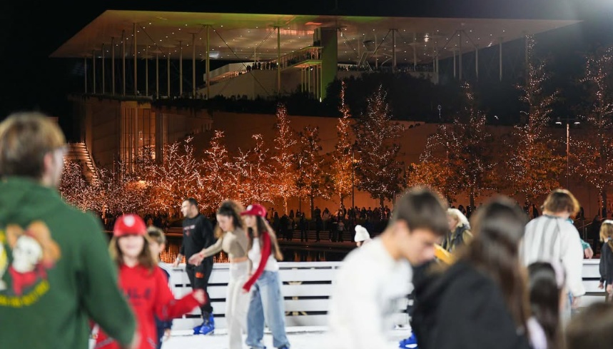 Νιάρχος; παγοδρόμιο 