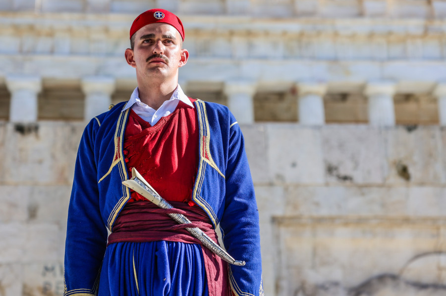 Η ΠΡΟΕΔΡΙΑ ΤΗΣ ΔΗΜΟΚΡΑΤΙΑΣ ΚΑΙ Η ΠΡΟΕΔΡΙΚΗ ΦΡΟΥΡΑ ΤΙΜΟΥΝ ΤΗΝ ΕΠΕΤΕΙΟ ΤΗΣ ΕΝΣΩΜΑΤΩΣΗΣ ΤΗΣ ΚΡΗΤΗΣ ΣΤΗΝ ΕΛΛΑΔΑ