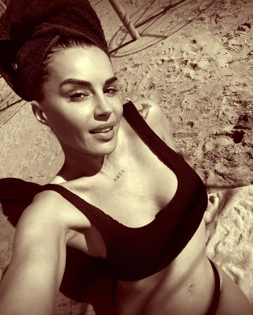 Η Χριστίνα Κολέτσα υποδέχτηκε τον Δεκέμβριο στην παραλία