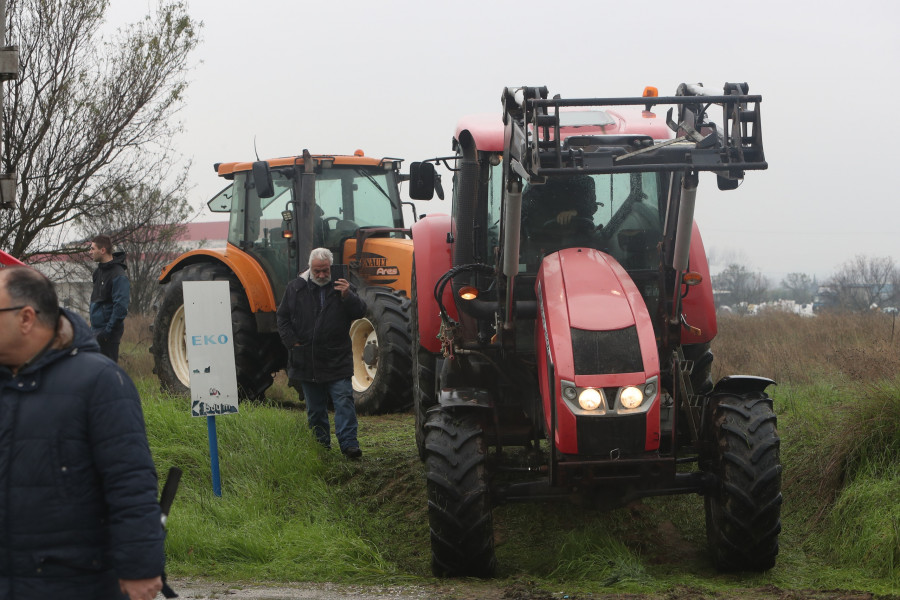 Κινητοποίηση αγροτών και κτηνοτρόφων στον Λευκώνα Σερρών και μπλόκο στο Τελωνείο του Προμαχώνα.