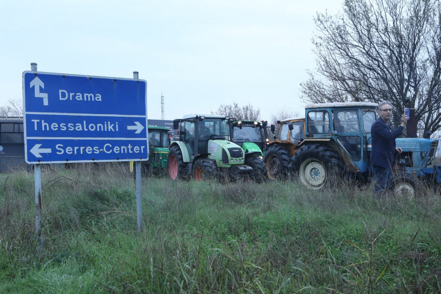 Κινητοποίηση αγροτών και κτηνοτρόφων στον Λευκώνα Σερρών και μπλόκο στο Τελωνείο του Προμαχώνα.