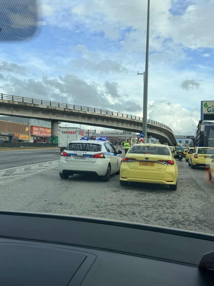 Μπλόκα της Τροχαίας σε ιδιοκτήτες και οδηγούς ταξί.