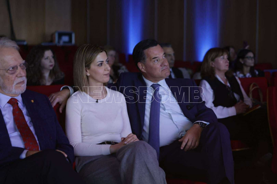 Άδωνις Αγαπηδάκη