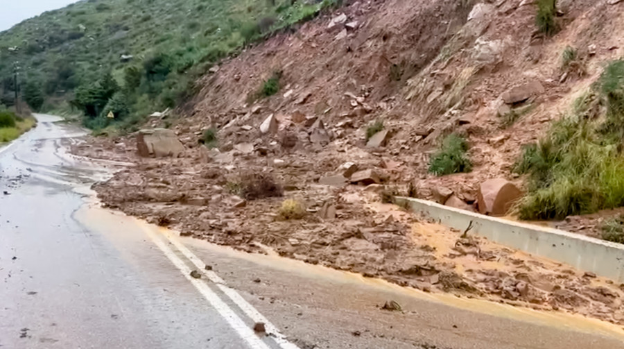 ΚΑΤΑΣΤΡΟΦΕΣ ΑΠΟ ΤΗ ΚΑΚΟΚΑΙΡΙΑ BYRON ΣΤΗ ΦΟΙΝΙΚΟΥΝΤΑ (APOHXOS.GR/EUROKINISSI)
