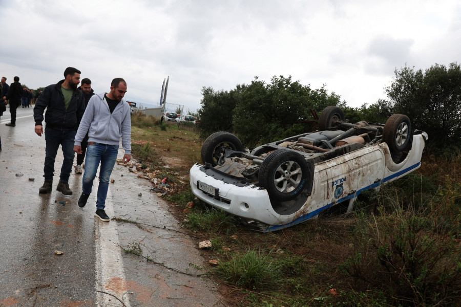 ΜΠΛΟΚΟ ΑΓΡΟΤΩΝ ΚΑΙ ΕΠΕΙΣΟΔΙΑ ΣΤΟ ΑΕΡΟΔΡΟΜΙΟ ΧΑΝΙΩΝ
