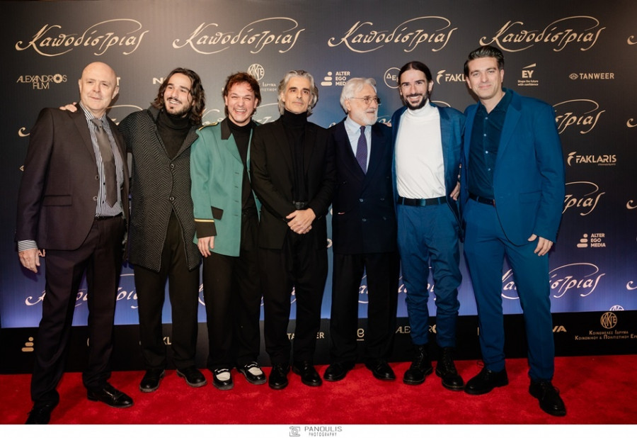 apo-aristera-pros-ta-de3iasean-james-sutton-giannhs-syrios-panos-kladhs-antwnhs-myriagkos-giannhs-smaragdhs-nikorosths-xaniwtakhs-giwrgos-flwratos-1.jpg