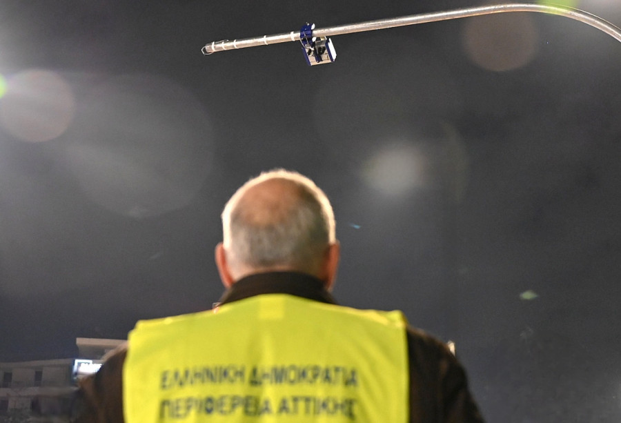 ΑΥΤΟΨΙΑ ΑΠΟ ΤΟΝ ΠΕΡΙΦΕΡΕΙΑΡΧΗ ΑΤΤΙΚΗΣ ΝΙΚΟ ΧΑΡΔΑΛΙΑ ΣΤΟΝ ΧΩΡΟ ΤΗΣ ΕΓΚΑΤΑΣΤΑΣΗΣ ΤΩΝ ΠΡΩΤΩΝ ΕΠΤΑ ΕΞΥΠΝΩΝ ΚΑΜΕΡΩΝ ΠΑΡΑΚΟΛΟΥΘΗΣΗΣ ΚΥΚΛΟΦΟΡΙΑΣ ΣΤΗ ΣΥΜΒΟΛΗ ΤΩΝ ΛΕΩΦΟΡΩΝ ΠΟΣΕΙΔΩΝΟΣ ΚΑΙ ΑΛΙΜΟΥ