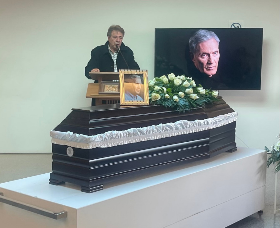 Αλμπέρτο Εσκενάζυ αποτέφρωση