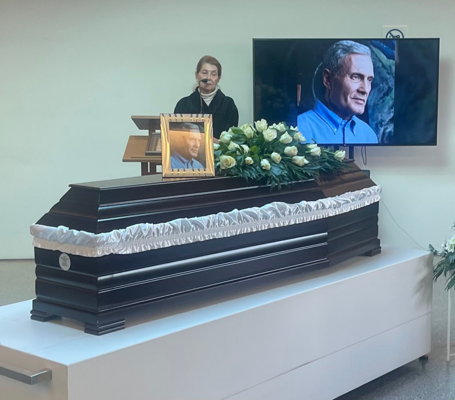 Αλμπέρτο Εσκενάζυ αποτέφρωση