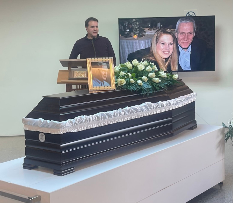 Αλμπέρτο Εσκενάζυ αποτέφρωση