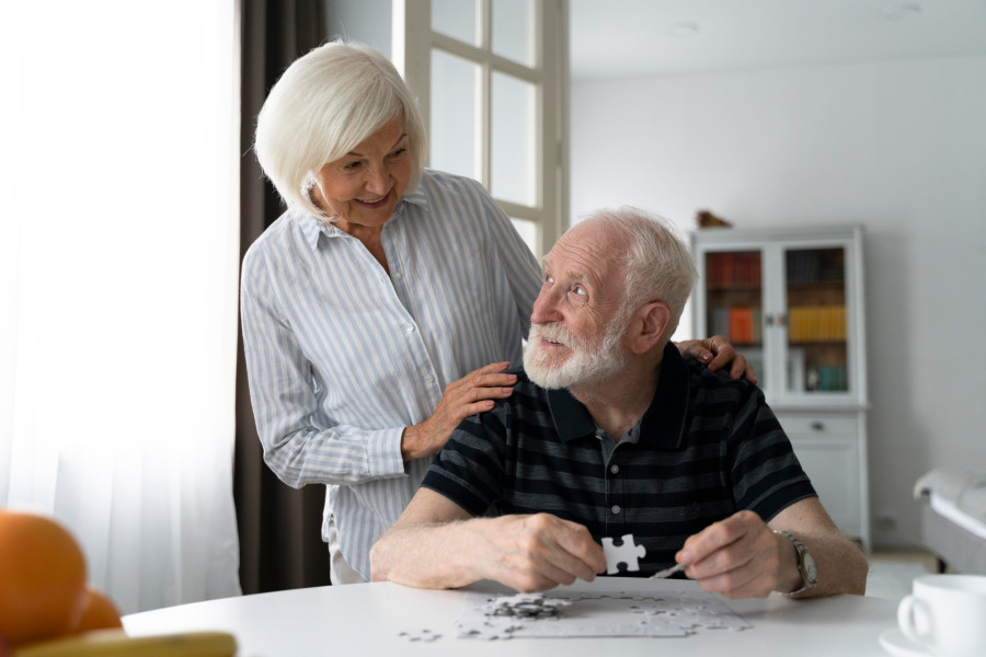 senior-people-confronting-alzheimer-disease.jpg