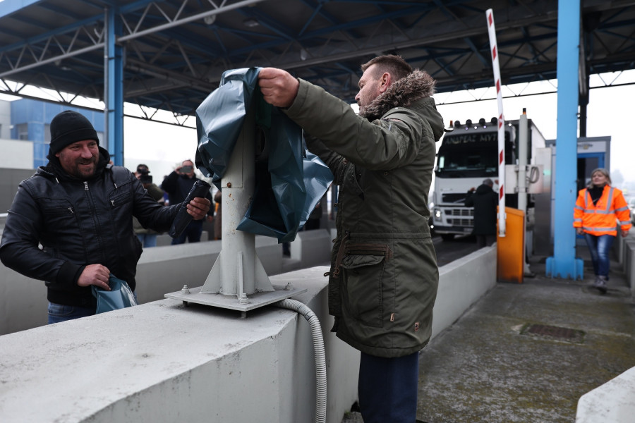 διοδια; αγρότες; αγροτικές κινητοποιήσεις; 2025; διαμαρτυρία; μπλοκα; farmers; protest; Larissa; Makrichori; Μακρυχώρι; Λάρισα;