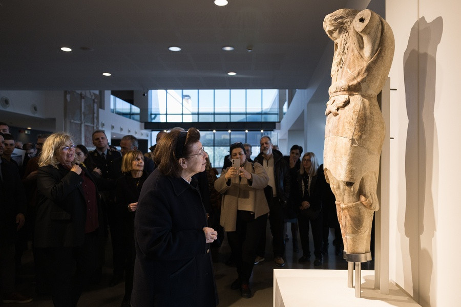 ΠΑΡΟΥΣΙΑΣΗ ΑΓΑΛΜΑΤΩΝ ΣΤΟ ΑΡΧΑΙΟΛΟΓΙΚΟ ΜΟΥΣΕΙΟ ΠΕΛΛΑΣ