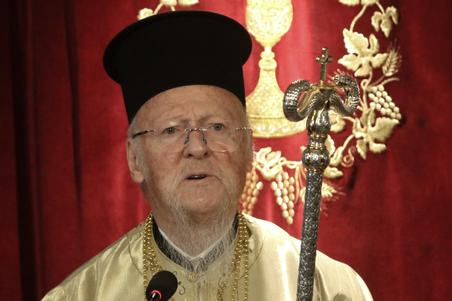 Ο ΟΙΚΟΥΜΕΝΙΚΟΣ ΠΑΤΡΙΑΡΧΗΣ ΒΑΡΘΟΛΟΜΑΙΟΣ ΠΡΟΕΞΗΧΕ ΣΤΗΝ ΘΕΙΑ ΛΕΙΤΟΥΡΓΙΑ ΣΤΟ ΙΕΡΟ ΠΑΡΕΚΚΛΗΣΙ ΤΟΥ ΑΓΙΟΥ ΝΙΚΟΛΑΟΥ ΠΤΩΧΟΚΟΜΕΙΟΥ (ΧΡΗΣΤΟΣ ΜΠΟΝΗΣ//ΑΡΧΙΕΠΙΣΚΟΠΗ ΑΘΗΝΩΝ)