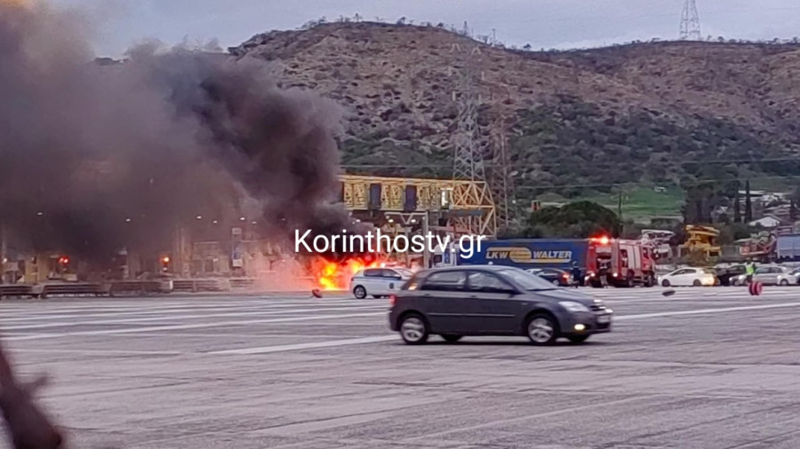 Φωτιά σε αγροτικό αυτοκίνητο στην Αθηνών – Κορίνθου, στα διόδια Καλαμακίου