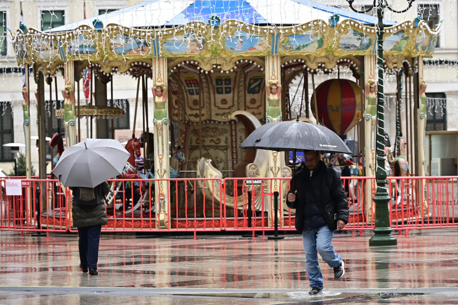 ΒΡOΧΗ ΣΤΗΝ ΑΘΗΝΑ 
