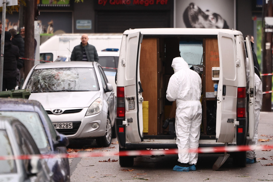 [383321] ΕΚΡΗΞΗ ΣΕ ΚΑΤΑΣΤΗΜΑ ΤΡΑΠΕΖΑΣ ΣΤΟΝ ΕΥΟΣΜΟ ΣΤΗ ΘΕΣΣΑΛΟΝΙΚΗ (ΡΑΦΑΗΛ ΓΕΩΡΓΙΑΔΗΣ / EUROKINISSI)