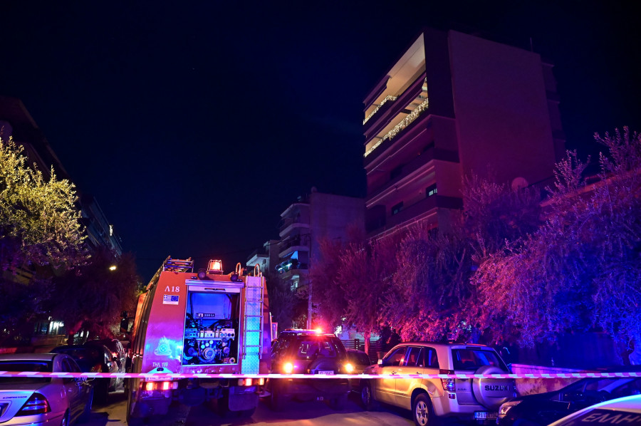 [383335] ΠΥΡΚΑΓΙΑ ΣΕ ΔΙΑΜΕΡΙΣΜΑ ΣΤΗ ΚΑΛΛΙΘΕΑ (ΜΙΧΑΛΗΣ ΚΑΡΑΓΙΑΝΝΗΣ/EUROKINISSI)