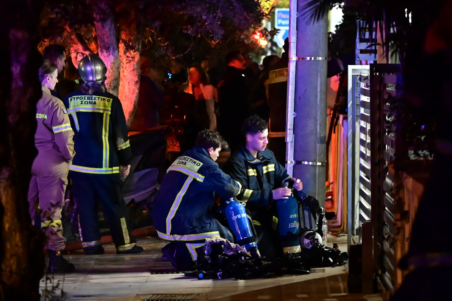 [383335] ΠΥΡΚΑΓΙΑ ΣΕ ΔΙΑΜΕΡΙΣΜΑ ΣΤΗ ΚΑΛΛΙΘΕΑ (ΜΙΧΑΛΗΣ ΚΑΡΑΓΙΑΝΝΗΣ/EUROKINISSI)