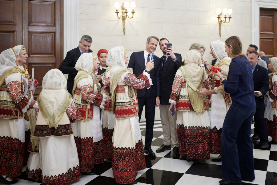 Μητσοτάκης - Κάλαντα 