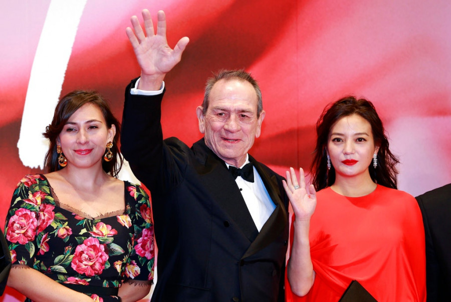 Tommy Lee Jones,Victoria Jones,Zhao Wei