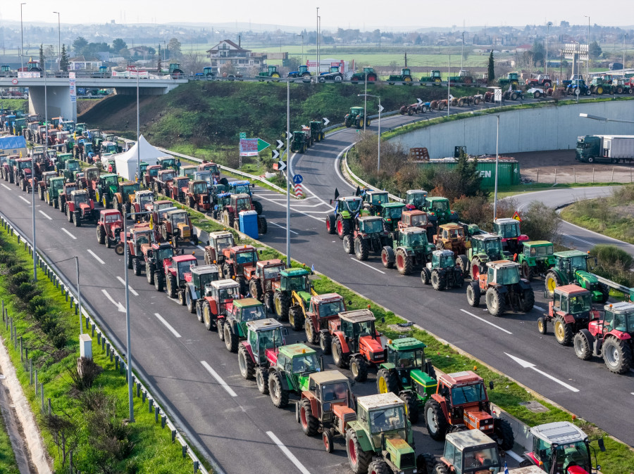 ΟΔΟΙΠΟΡΙΚΟ ΣΤΑ ΜΠΛΟΚΑ ΤΩΝ ΑΓΡΟΤΩΝ ΑΠΟ ΤΗ ΘΕΣΣΑΛΟΝΙΚΗ ΠΡΟΣ ΤΗΝ ΑΘΗΝΑ (ΑΝΤΩΝΗΣ ΝΙΚΟΛΟΠΟΥΛΟΣ/EUROKINISSI)