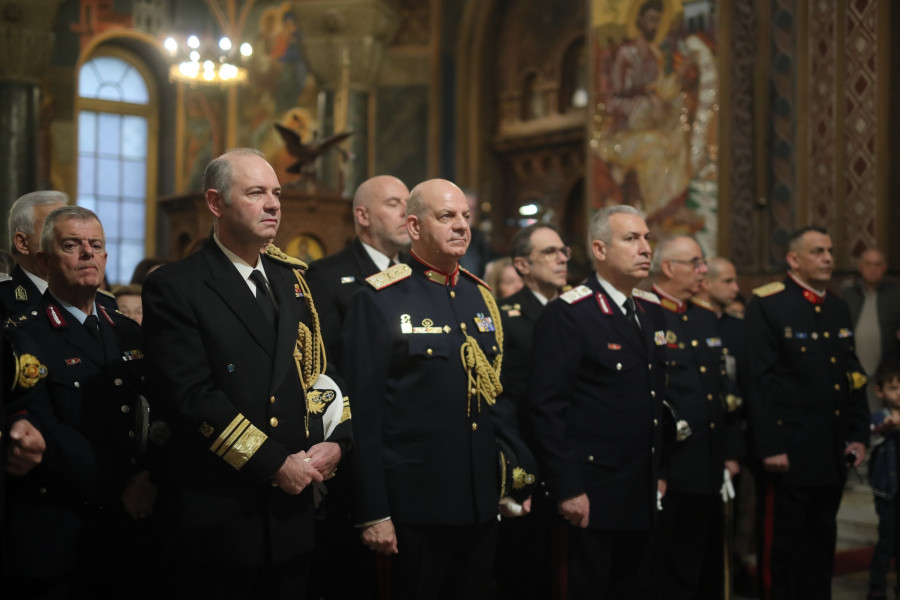 [383523] ΘΕΟΦΑΝΕΙΑ / ΑΓΙΑΣΜΟΣ ΤΩΝ ΥΔΑΤΩΝ ΣΤΗ ΔΕΞΑΜΕΝΗ ΑΘΗΝΩΝ (ΣΩΤΗΡΗΣ ΔΗΜΗΤΡΟΠΟΥΛΟΣ/EUROKINISSI)