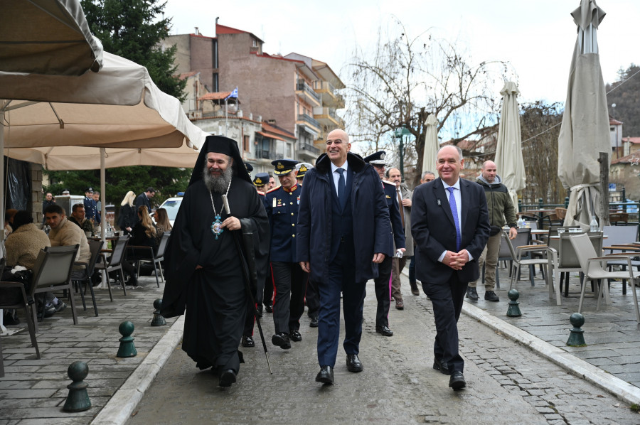 ΕΟΡΤΑΣΜΟΣ ΤΩΝ ΘΕΟΦΑΝΕΙΩΝ ΣΤΗΝ ΦΛΩΡΙΝΑ ΠΑΡΟΥΣΙΑ ΤΟΥ ΥΕΘΑ ΝΙΚΟΥ ΔΕΝΔΙΑ (ΧΡΗΣΤΟΣ ΠΕΛΕΚΟΥΔΑΣ/ΔΙΕΥΘΥΝΣΗ ΕΝΗΜΕΡΩΣΗΣ/ΥΠΟΥΡΓΕΙΟ ΕΘΝΙΚΗΣ ΑΜΥΝΑΣ/EUROKINISSI)