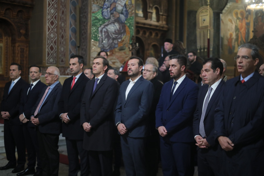 [383523] ΘΕΟΦΑΝΕΙΑ / ΑΓΙΑΣΜΟΣ ΤΩΝ ΥΔΑΤΩΝ ΣΤΗ ΔΕΞΑΜΕΝΗ ΑΘΗΝΩΝ (ΣΩΤΗΡΗΣ ΔΗΜΗΤΡΟΠΟΥΛΟΣ/EUROKINISSI)