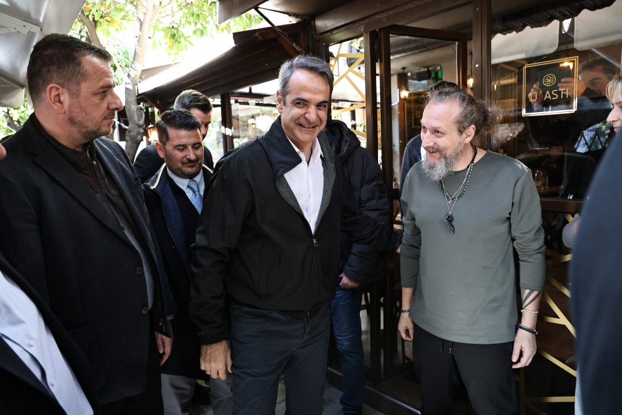 [383621] ΠΕΡΙΟΔΕΙΑ ΤΟΥ ΠΡΩΘΥΠΟΥΡΓΟΥ ΚΥΡΙΑΚΟΥ ΜΗΤΣΟΤΑΚΗ ΣΤΟ ΜΟΣΧΑΤΟ ΚΑΙ ΣΥΝΑΝΤΗΣΗ ΜΕ ΠΟΛΙΤΕΣ (ΓΙΑΝΝΗΣ ΠΑΝΑΓΟΠΟΥΛΟΣ / EUROKINISSI)