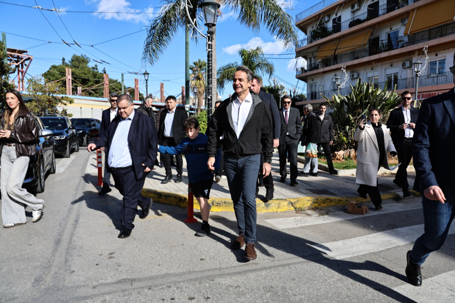 [383621] ΠΕΡΙΟΔΕΙΑ ΤΟΥ ΠΡΩΘΥΠΟΥΡΓΟΥ ΚΥΡΙΑΚΟΥ ΜΗΤΣΟΤΑΚΗ ΣΤΟ ΜΟΣΧΑΤΟ ΚΑΙ ΣΥΝΑΝΤΗΣΗ ΜΕ ΠΟΛΙΤΕΣ (ΓΙΑΝΝΗΣ ΠΑΝΑΓΟΠΟΥΛΟΣ / EUROKINISSI)