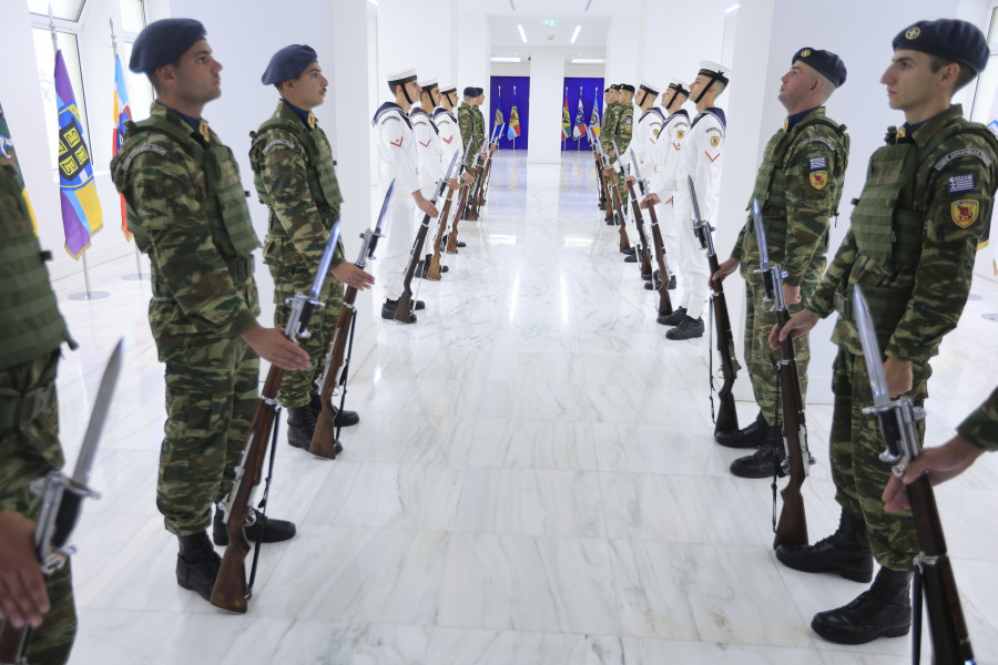 [380247] ΥΠΟΓΡΑΦΗ ΜΝΗΜΟΝΙΟΥ ΣΥΝΕΡΓΑΣΙΑΣ ΜΕΤΑΞΥ ΤΟΥ ΥΠΟΥΡΓΕΙΟΥ ΑΜΥΝΑΣ ΚΑΙ ΤΟΥ ΧΑΜΟΓΕΛΟΥ ΤΟΥ ΠΑΙΔΙΟΥ (ΓΙΩΡΓΟΣ ΚΟΝΤΑΡΙΝΗΣ / EUROKINISSI)