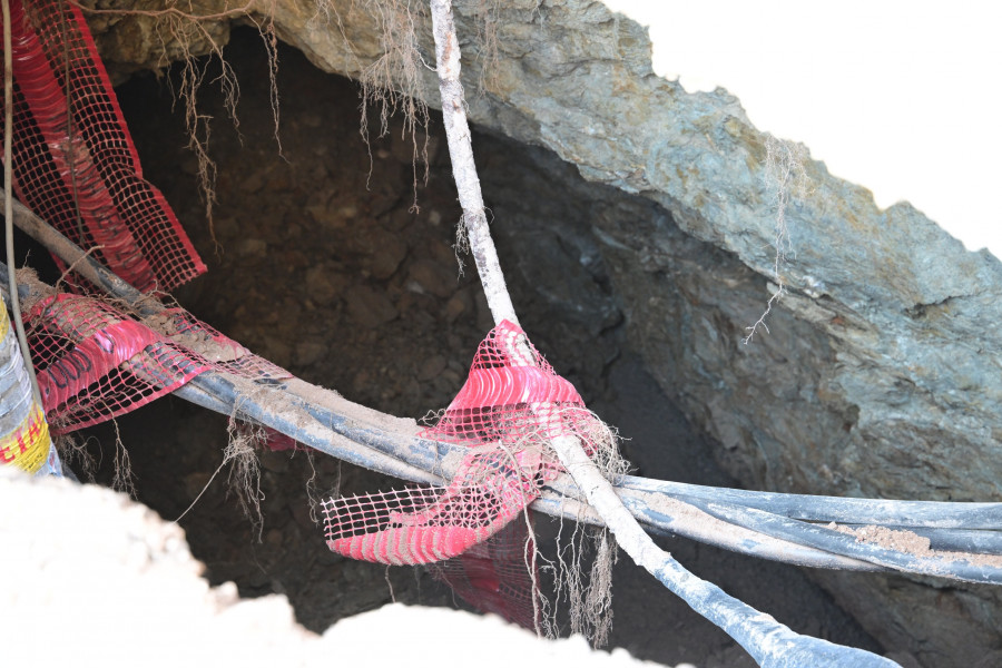 [383731] ΚΑΘΙΖΗΖΗ ΤΟΥ ΟΔΟΣΤΡΩΜΑΤΟΣ ΣΤΗΝ ΟΔΟ ΒΑΣ. ΓΕΩΡΓΙΟΥ ΚΑΙ ΙΟΦΩΝΤΟΣ ΣΤΗΝ ΑΘΗΝΑ (ΤΑΤΙΑΝΑ ΜΠΟΛΑΡΗ/EUROKINISSI)