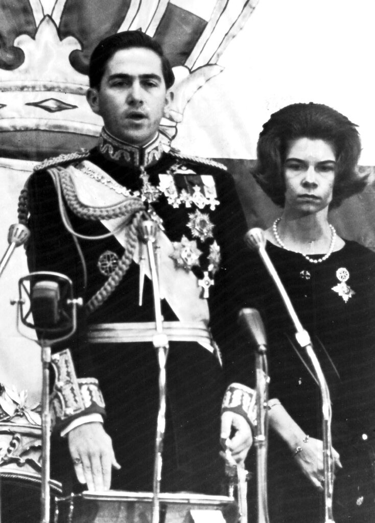 Eawatchf AP I GREECE APHS GREECE KING TAKES OATH