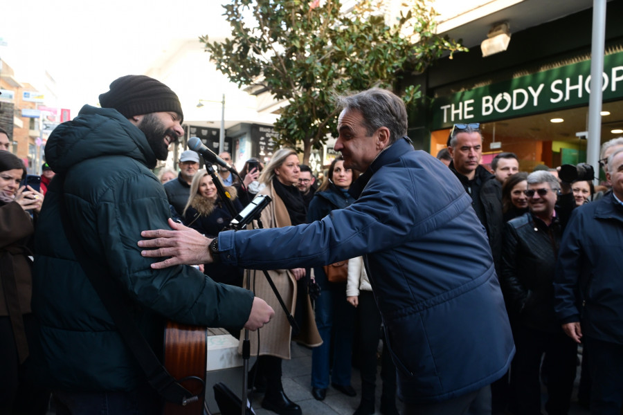 ΣΥΝΑΝΤΗΣΗ ΤΟΥ ΠΡΩΘΥΠΟΥΡΓΟΥ ΚΥΡΙΑΚΟΥ ΜΗΤΣΟΤΑΚΗ ΜΕ ΠΟΛΙΤΕΣ ΣΤΟ ΜΑΡΟΥΣΙ 